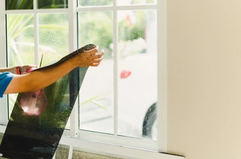 Foggy Double Panes Will Not Clear No Matter What You Spray